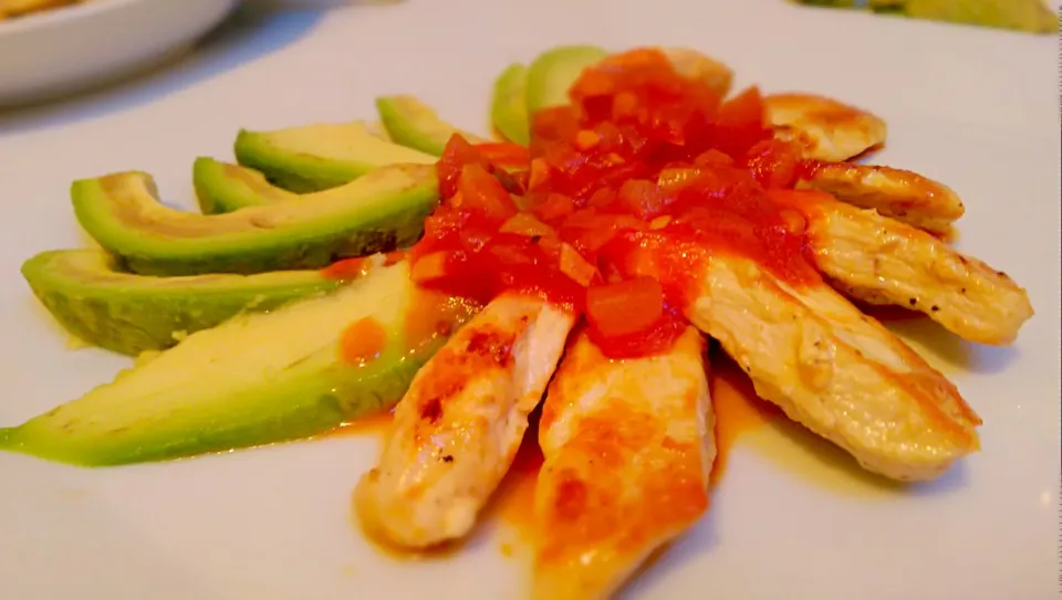 Chicken with Avocado and hot salsa|Marina L.さん