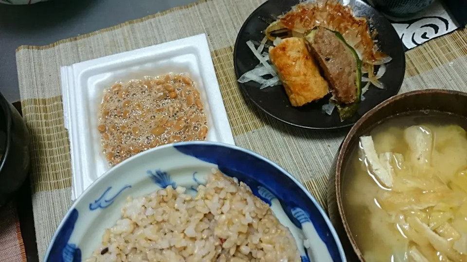 納豆＆焼き鳥の残り＆キャベツの味噌汁|まぐろさん