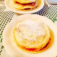 panecakes with strawberries|Ivi Rožičさん