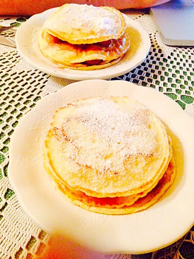 panecakes with strawberries|Ivi Rožičさん