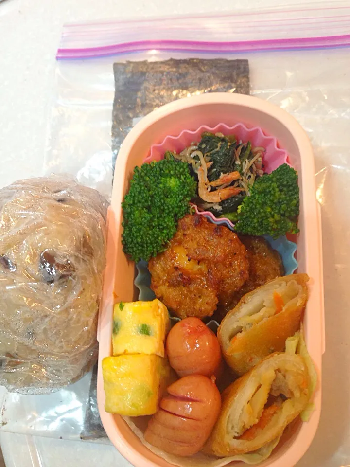 Snapdishの料理写真:パパの五目おにぎりお弁当(๑´ڡ`๑)|ちゃたままさん