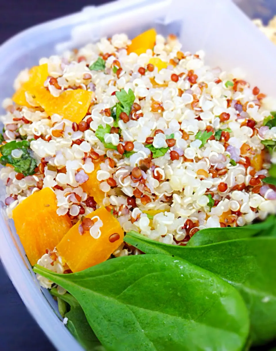 Quinoa with yellow peppers and spinach|coxiella24さん