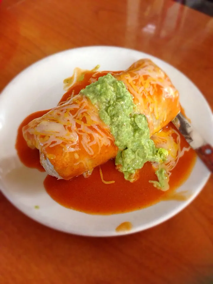 Snapdishの料理写真:Wet burrito with mashed avocado topping. #Lapaz.|Peymaneh Hさん