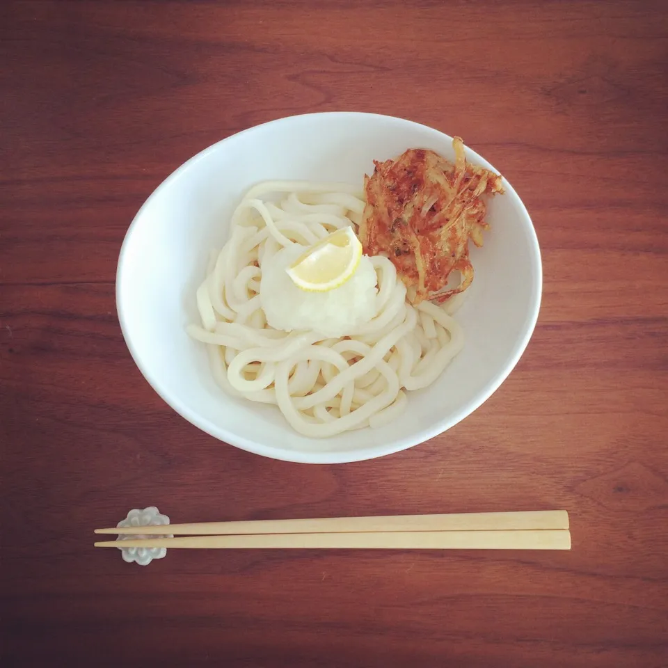 カボスと大根おろしのぶっかけうどん、桜エビのかき揚げ|aimiさん