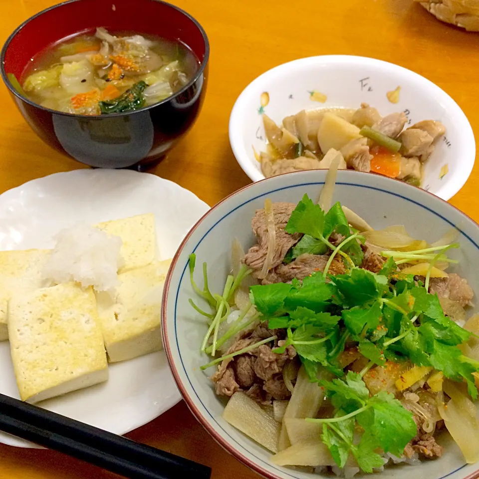 牛丼＊味噌汁＊豆腐ステーキ＊煮物|悠里さん