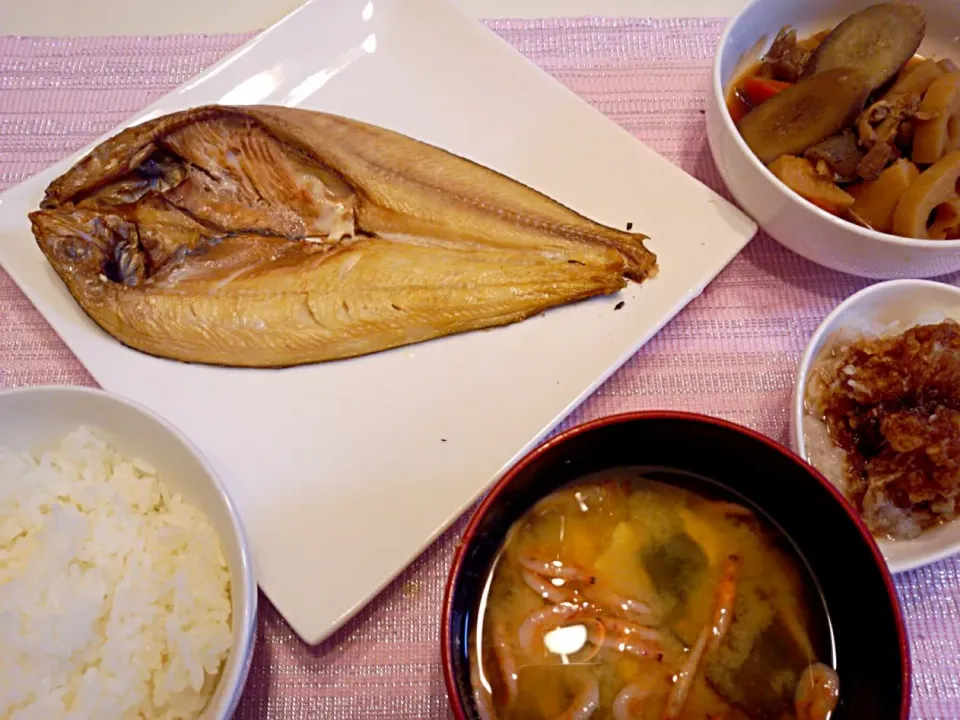 ほっけ☆煮物☆桜えびの味噌汁☆でほっこり和食♡11/25|ちび太さん