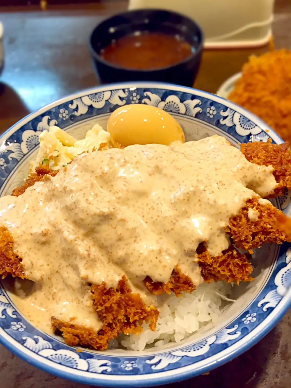 期間限定 ごまだれチキンカツ丼|流線形さん