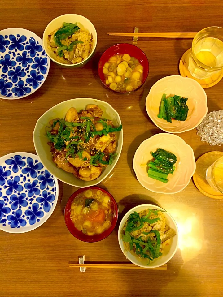 Snapdishの料理写真:里芋と豚肉の甘辛照り焼き、ごぼうの炊き込みご飯、かぼちゃのお味噌、小松菜の辛子和え|lovechocolatecakeさん