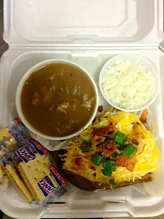 Louisiana #Seafood Gumbo #Soup/Stew with #Rice Fully Loaded Baked Potato The Ultimate Comfort Food 🍲 🍲 🍲 #Box lunch/Deli from Dana Tucker Seafood 🐟 💦 🐟|Alisha GodsglamGirl Matthewsさん