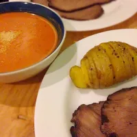 Snapdishの料理写真:Tomato soap, sliced baked potato, & roast beef|Angela Santosさん