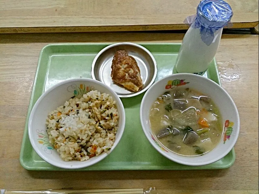 Snapdishの料理写真:流山でのみりん塾後の給食|Itaruさん