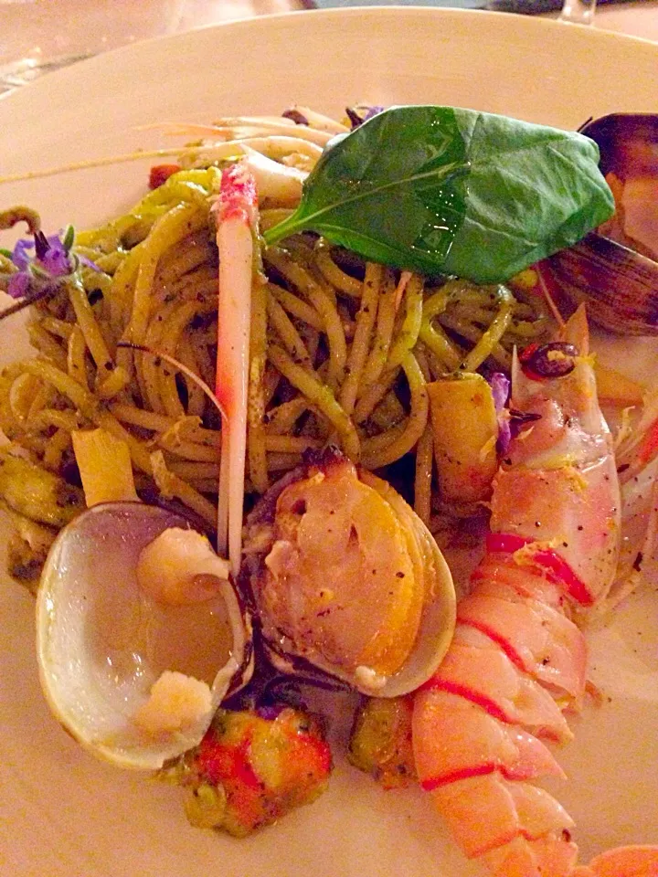 Seafood with basil sauce spaghetti|Seri Okunoさん