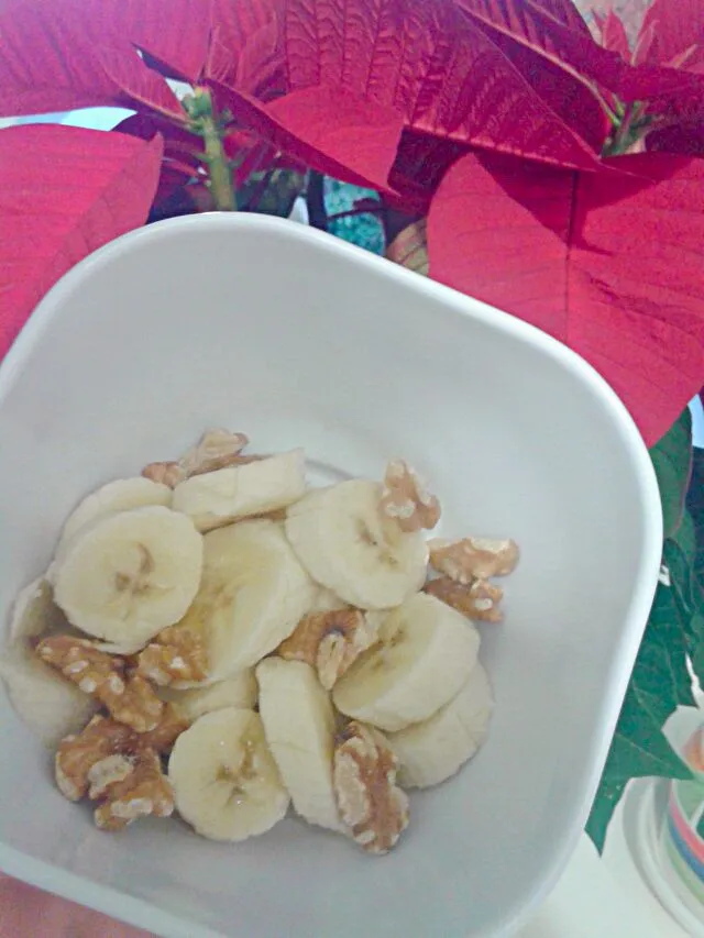 Plátano con nueces.|Andreaさん