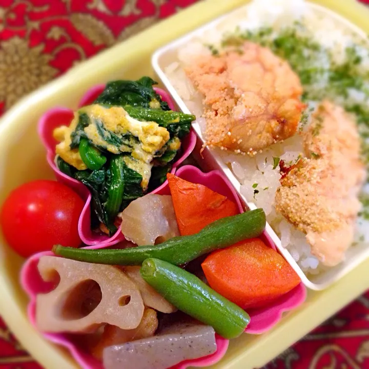 蓮の煮物とほうれん草の玉子とじと焼きたらこ弁当|もえさん