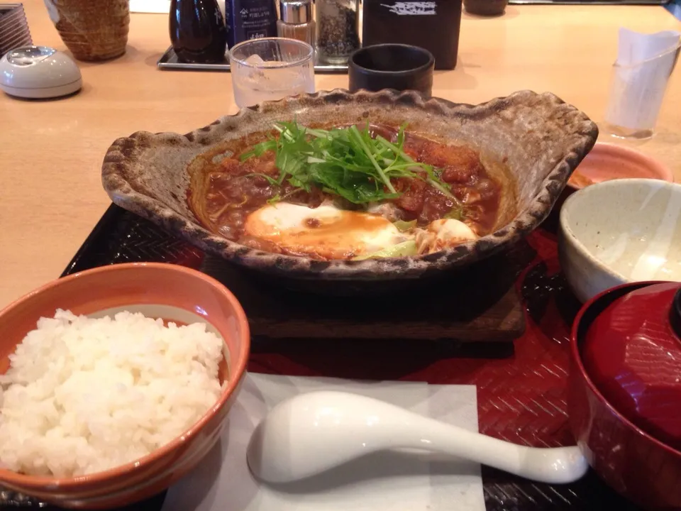 四元豚ロースカツの味噌煮込み定食ご飯少なめ926円|PegaOさん