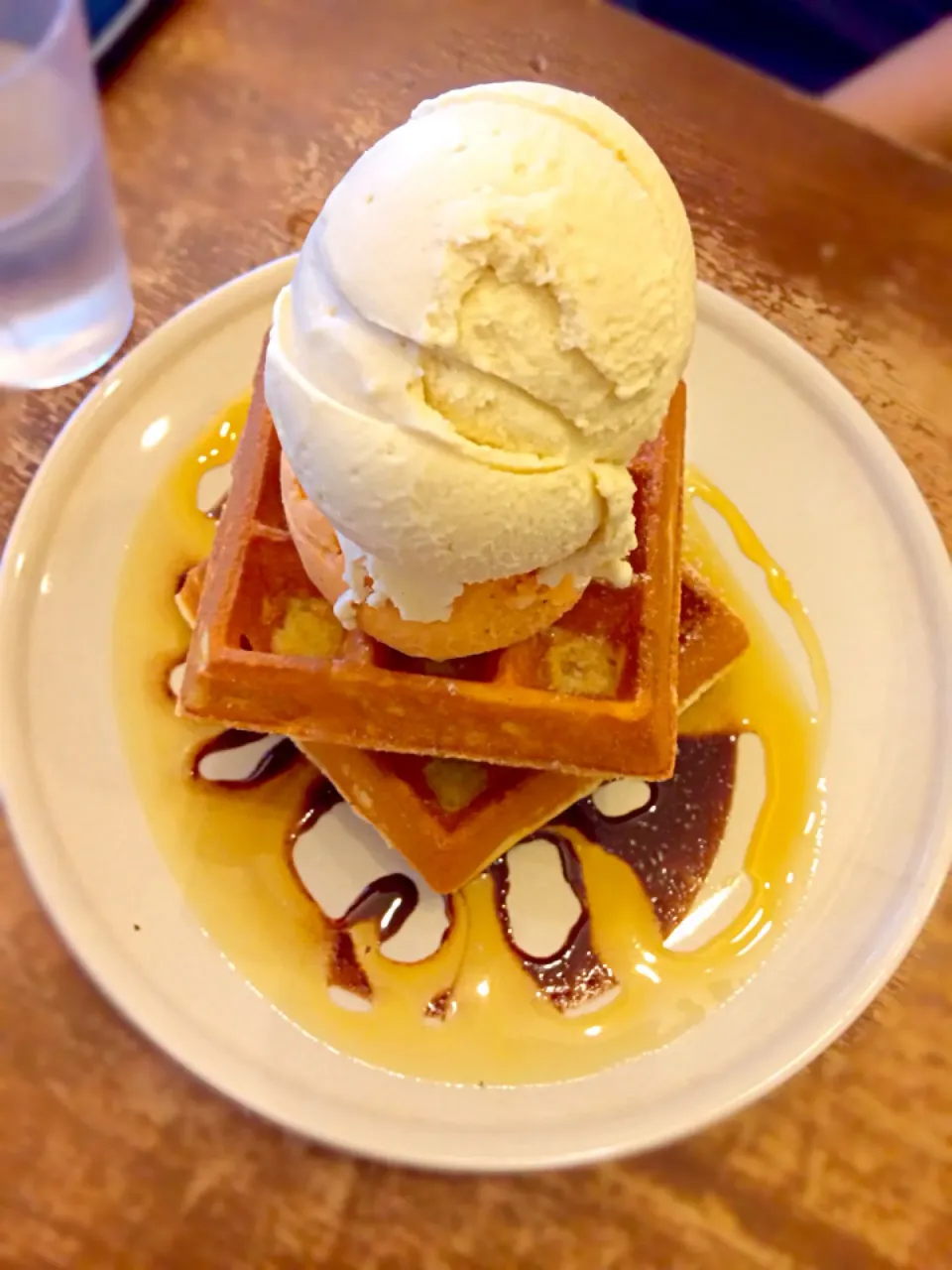 Waffles with Lavender Earl Grey and Thai Milk Tea ice cream|prissyさん