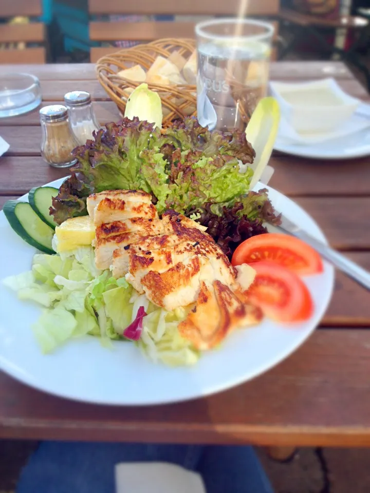 Grilled chicken salad|Lori Spingolaさん