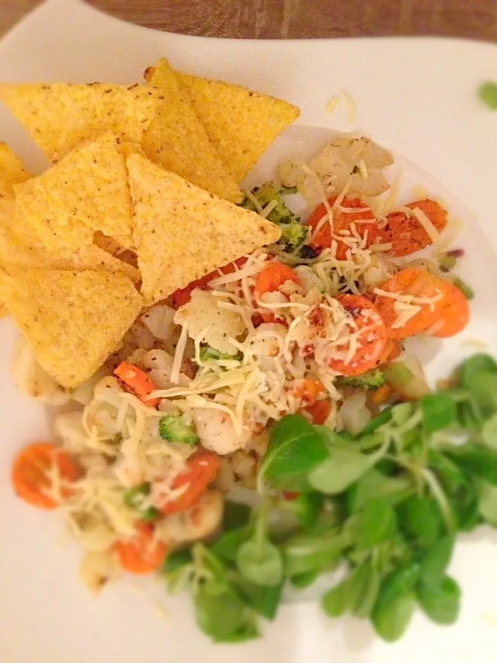 Mexican colors...Cauliflower, tomatoes, broccoli and cheese|Lori Spingolaさん