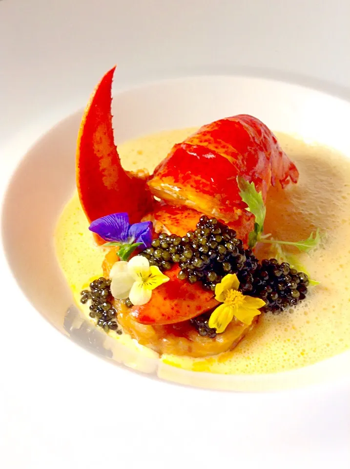 The lobster caviar and shellfish foaming|chef louisさん