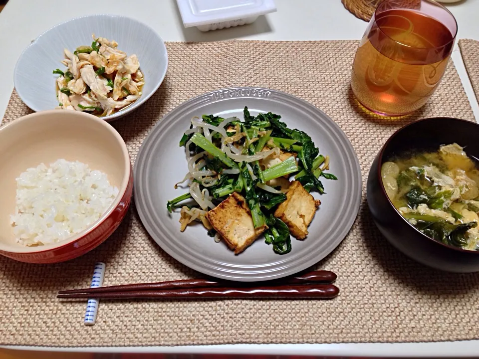 大根の葉と厚揚げの炒め物 ささみと大根おろしのポン酢和え ほうれん草たまごの味噌汁|にゃろめさん