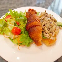 Tuna Croissant served with mushroom and salad|Kvy Ongさん