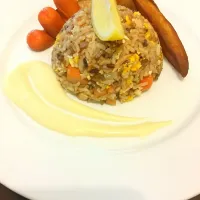 Tuna fried rice served with potato wedges and cocktail sausages|Kvy Ongさん