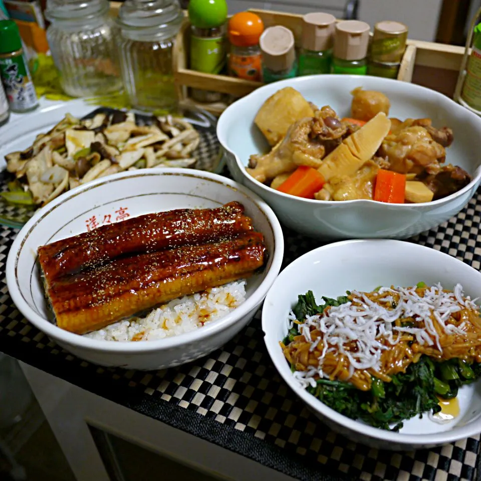 春菊のおひたし  鰻丼 里芋と手羽の揚げ煮  ネギと茸のバター炒め|石川洋子さん