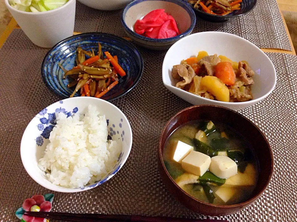 肉じゃが☆きんぴらごぼう☆お味噌汁☆赤カブ甘酢漬け☆塩昆布キャベツ☆|Milfeliceさん