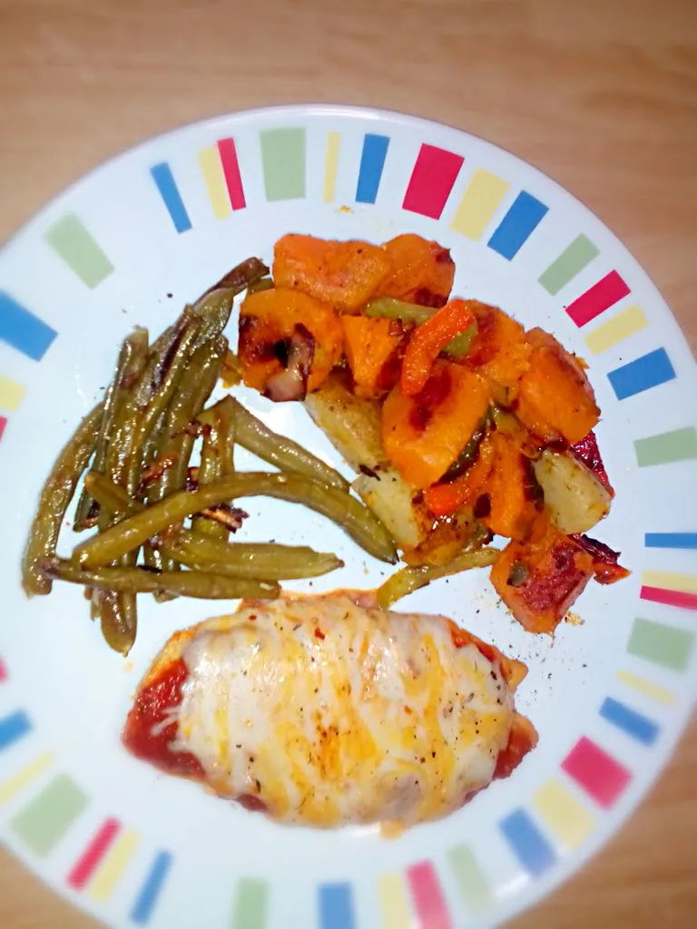 Sautee Sweet Potatoes & Potatoes & 6 Cheese Chicken Breast 
Happy Thankgiving Day!!! ;)|Yari Gonzálezさん