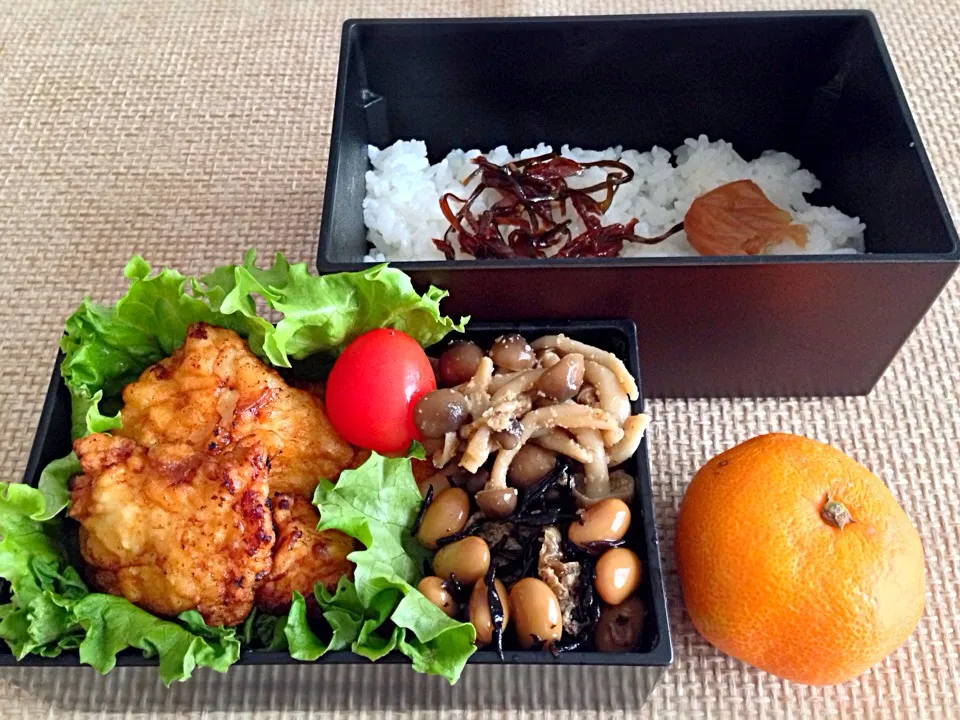 胸肉のしっとり唐揚げ しめじの胡麻和え ひじき煮 みかん|にゃろめさん