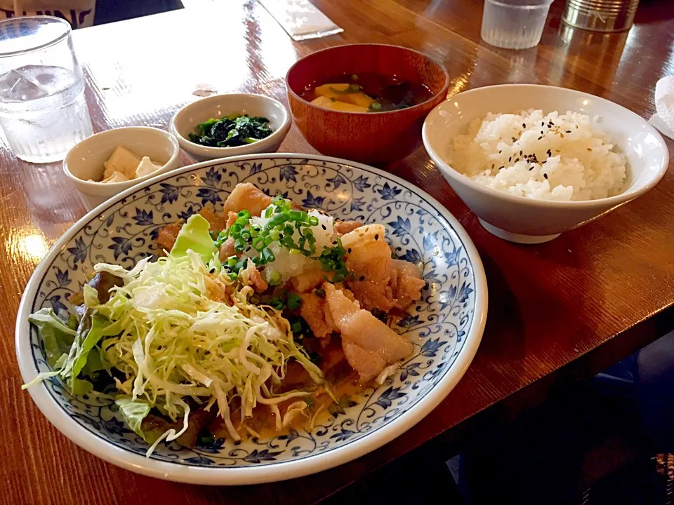 Snapdishの料理写真:生姜焼き定食|もへさん