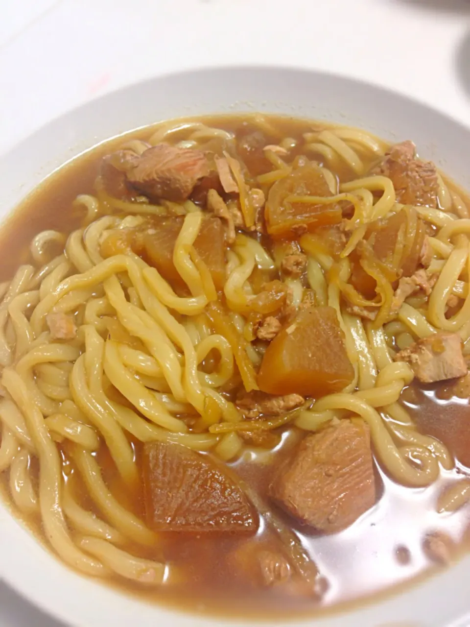 煮物の残りで煮込みうどん|LOUPEのオフィスごはんさん