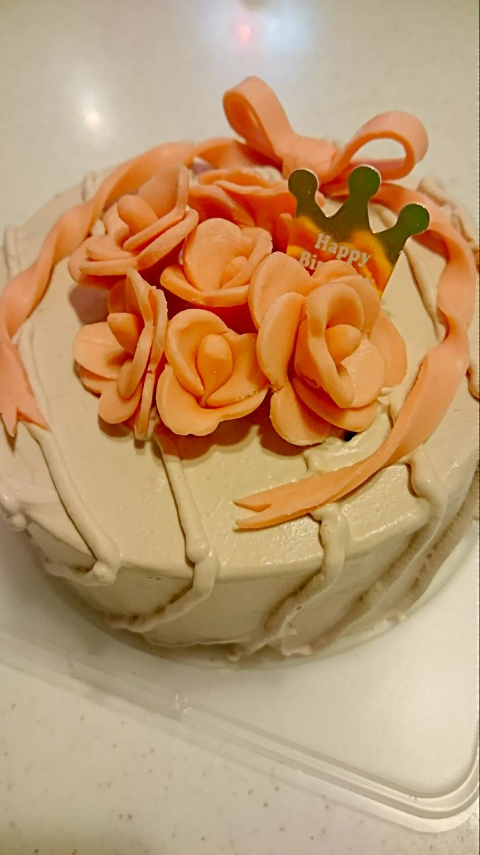 Snapdishの料理写真:薔薇らしき花いっぱいケーキ|はるあやママさん