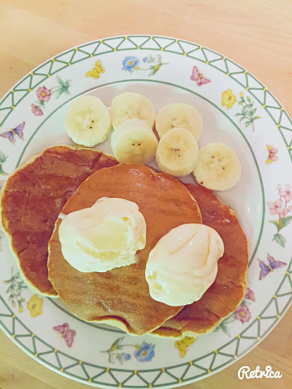 Banana Pancake with Vanilla Ice cream|Littleaber Hanaさん