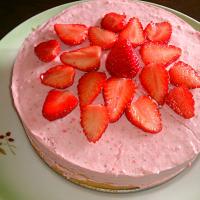 いちごのムースケーキ