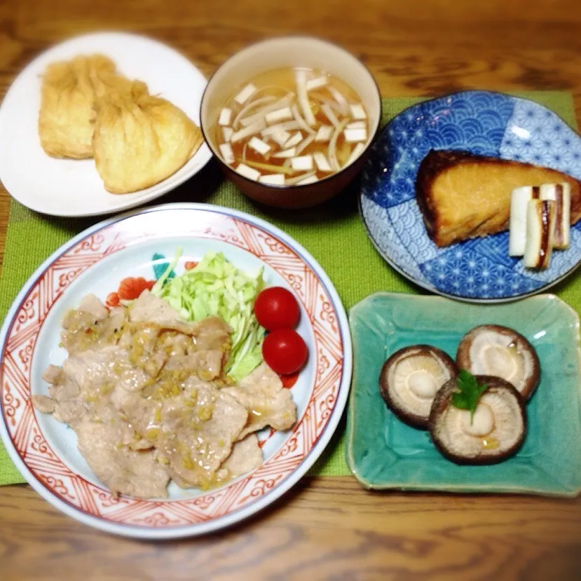 あぶたま煮物・中華風スープ・ブリ塩焼き・焼きしいたけ・豚生姜焼き|美也子さん