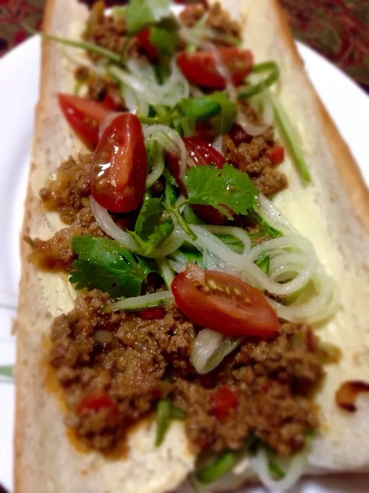 French Baguette with Spicy Minced Meat. Bon Appetit|Joha Hassanさん