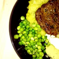 Beef Sirloin in Apple-cinnamon sauce with peas & mashed potato #foodpornarmy|Jonah Monedoさん