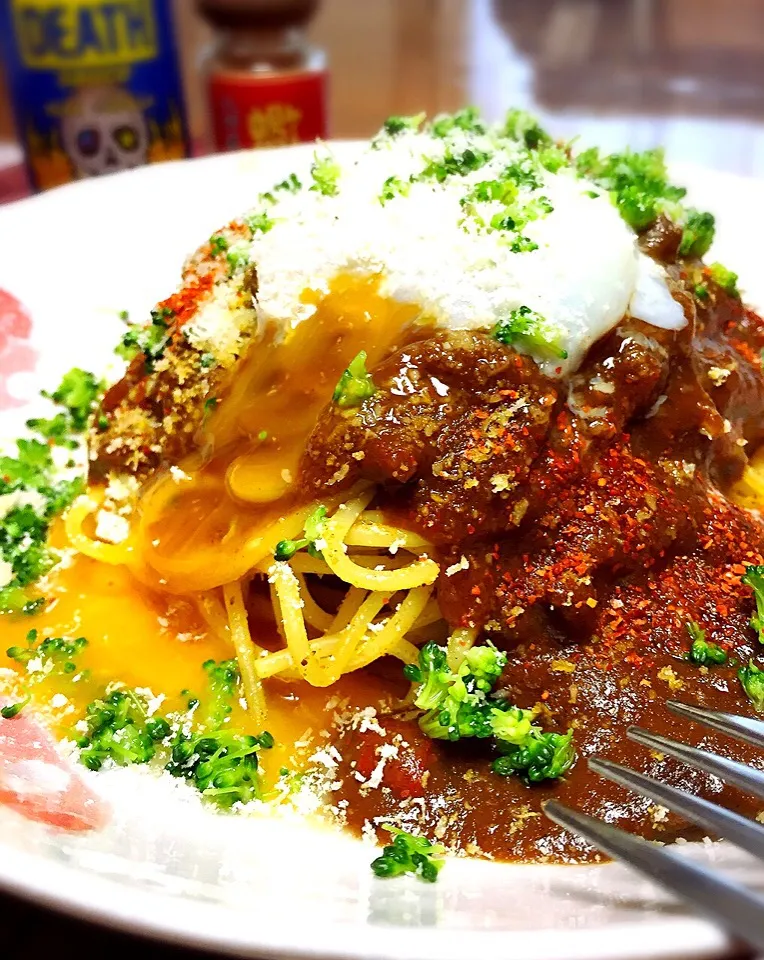 Snapdishの料理写真:TETSU♪😄さんの料理 オヤジ特製「残りカレーからの⤴︎ 朝から辛口インディアンスパゲッティ♪ トロトロ玉子がグー！😄👍」|TETSU♪😋さん