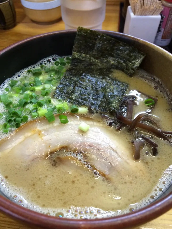 十日町市の天池屋でとんこつラーメン|Masato  Fujisawaさん