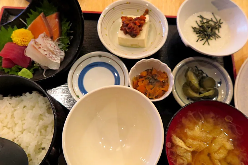 青森定食|マハロ菊池さん