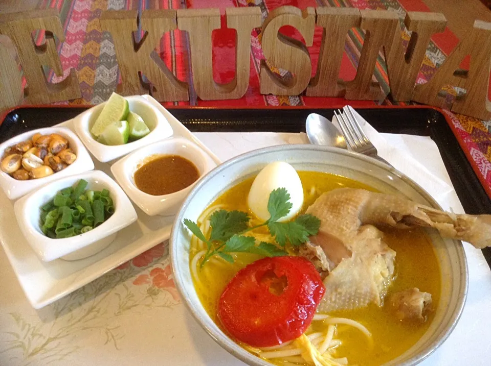 Caldo de gallina en de Kusina restaurante|Gisella Ashimineさん