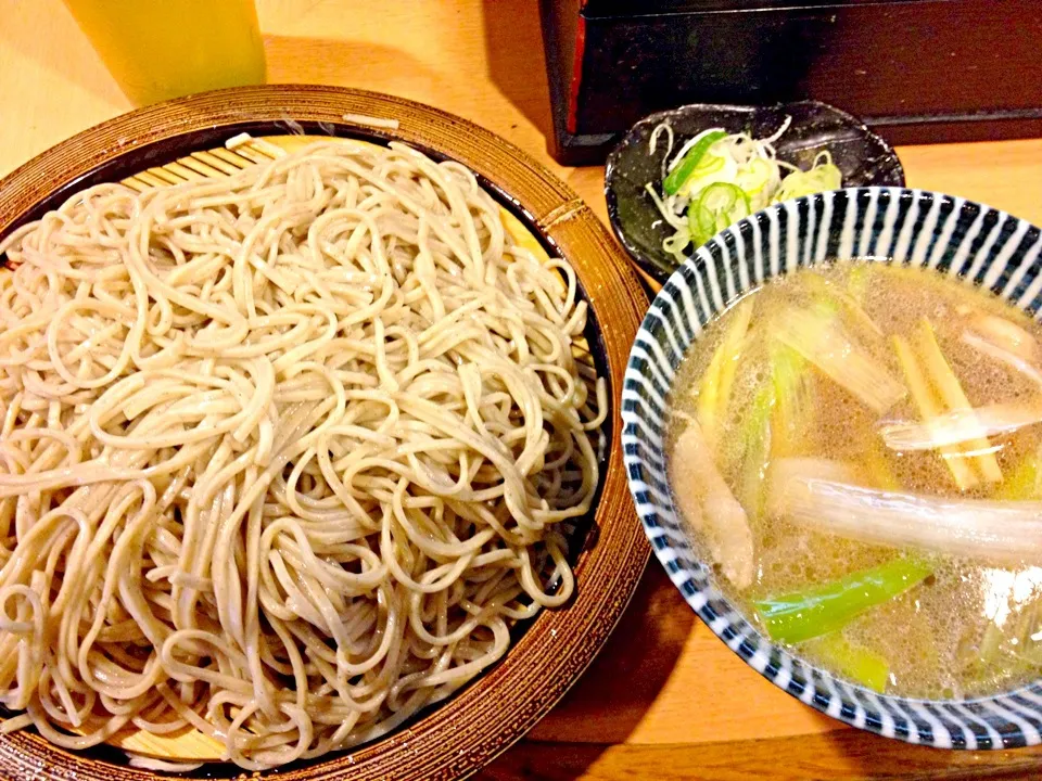 Snapdishの料理写真:石臼挽き鴨セイロ600円也at自由が丘そば新|秋山知隆さん