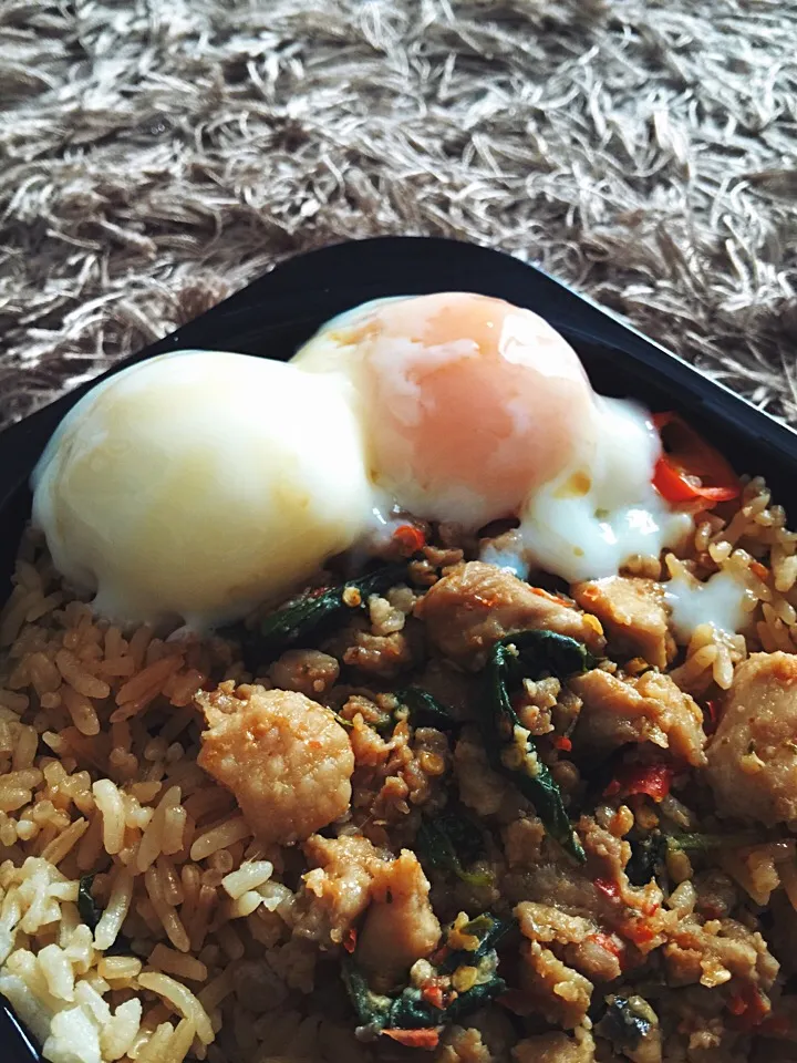 Chicken Ka-Prao with Boiled Eggs|nattaugustさん