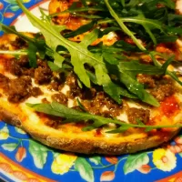 Sun flower seed bread pizza with beef & arugula
#myfood #homemade #pizza #beef|Nomee Celciusさん