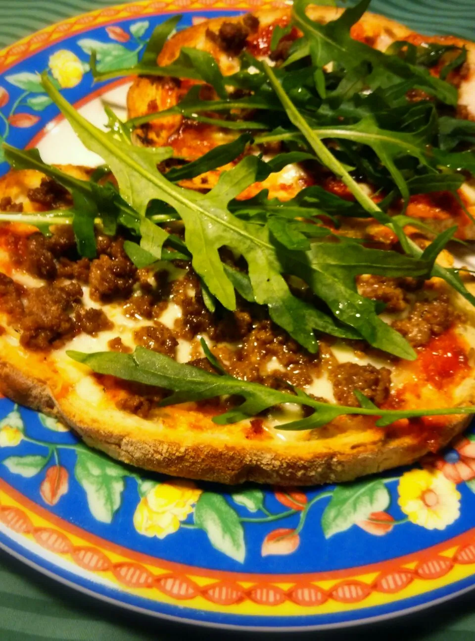 Sun flower seed bread pizza with beef & arugula
#myfood #homemade #pizza #beef|Nomee Celciusさん