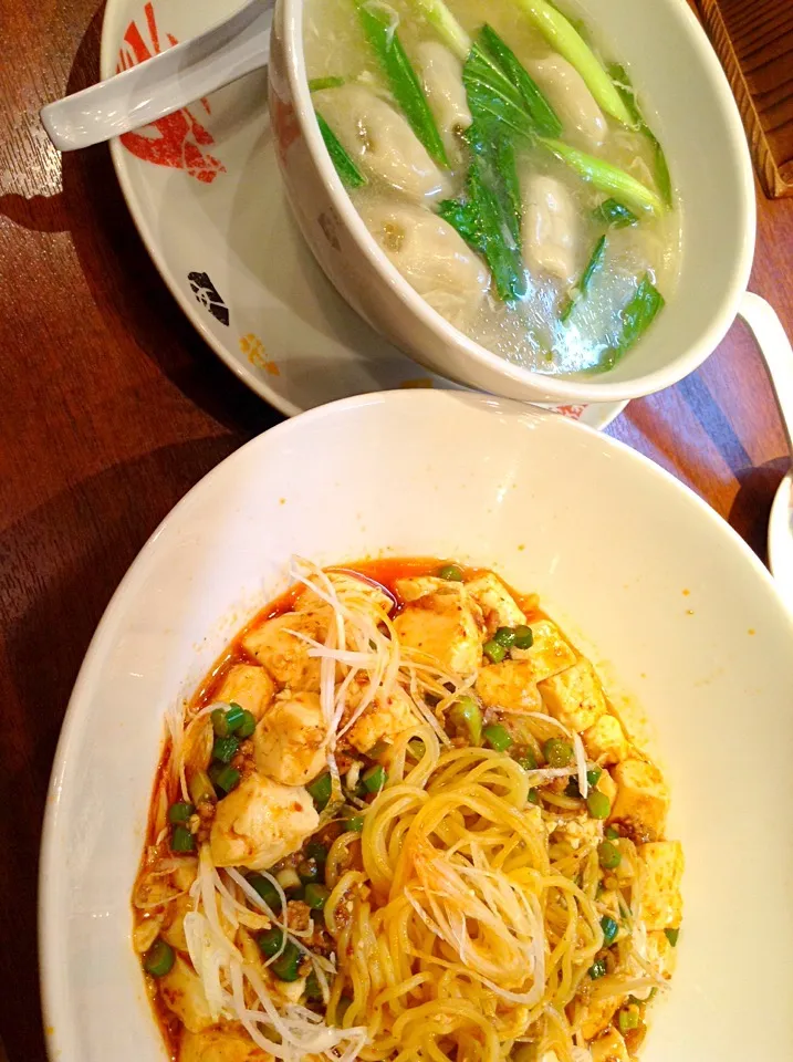 スープ餃子と麻婆麺|Atsushi Mochidaさん