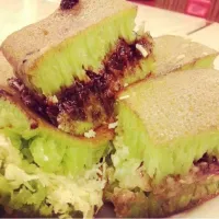 Snapdishの料理写真:Martabak manis pandan(terang bulan pandan)|Benjamin Gosalさん