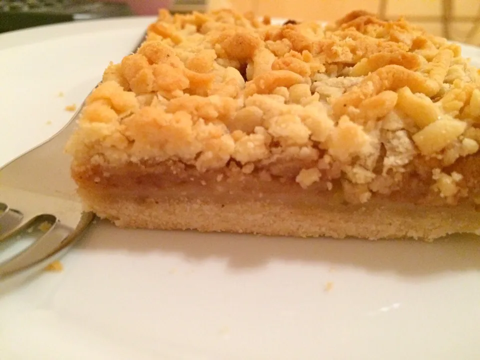 Snapdishの料理写真:Apple crumble pie 🍎|Alexさん