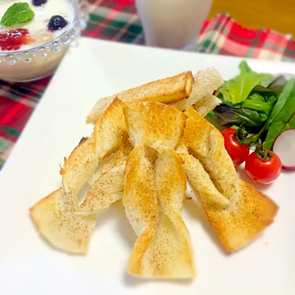 Snapdishの料理写真:シナモンシュガートースト♡|🍎ゆかりんご🍎さん